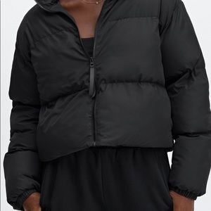Fabletics cropped puffer. NWOT. Excellent condition